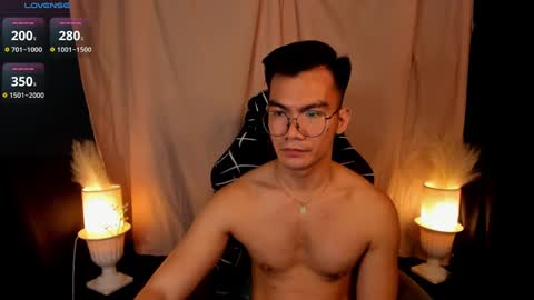 Snapshot of 000batman000 chatting on February 20, 2025, 5:01 am Bruce online show from February 20, 2025, 5:01 am