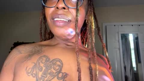 Snapshot of 000cloud9000 chatting on April 1, 2026, 1:52 pm Cloud9 online show from April 1, 2026, 1:52 pm