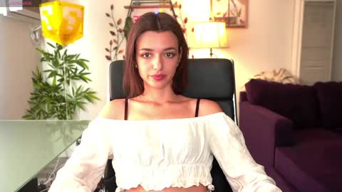 Olivia online show from May 19, 2026, 11:44 pm
