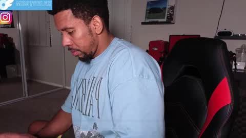 Snapshot of 10inch_gymjunky chatting on March 7, 2025, 8:56 am MrSteeleXXX - snapchat online show from March 7, 2025, 8:56 am