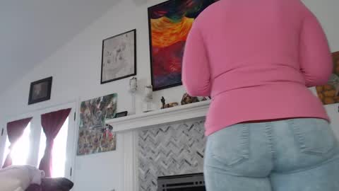 Aurora Willows online show from January 24, 2025, 6:56 pm