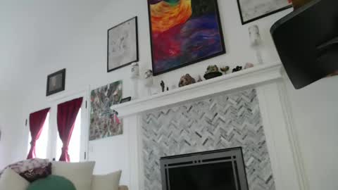 Aurora Willows online show from February 12, 2025, 8:40 pm