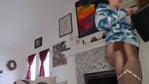 Aurora Willows online show from March 8, 2025, 9:40 pm