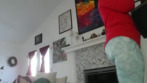 Aurora Willows online show from March 10, 2025, 8:01 pm