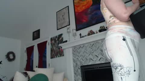 Aurora Willows online show from March 12, 2025, 12:26 pm