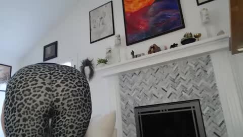 Aurora Willows online show from September 27, 2025, 8:58 pm