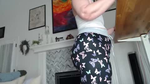 Aurora Willows online show from October 13, 2025, 10:59 am