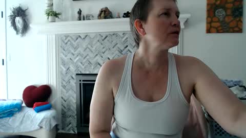 Aurora Willows online show from May 31, 2026, 1:07 pm