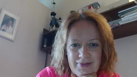 Snapshot of 12ennie chatting on September 10, 2025, 6:35 am 12ennie online show from September 10, 2025, 6:35 am