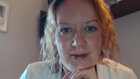 Snapshot of 12ennie chatting on October 3, 2025, 6:21 am 12ennie online show from October 3, 2025, 6:21 am