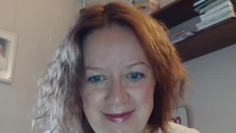 Snapshot of 12ennie chatting on October 7, 2025, 6:21 am 12ennie online show from October 7, 2025, 6:21 am