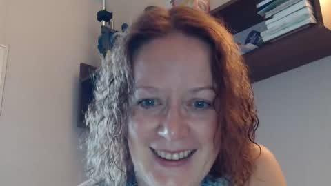 Snapshot of 12ennie chatting on October 9, 2025, 6:22 am 12ennie online show from October 9, 2025, 6:22 am