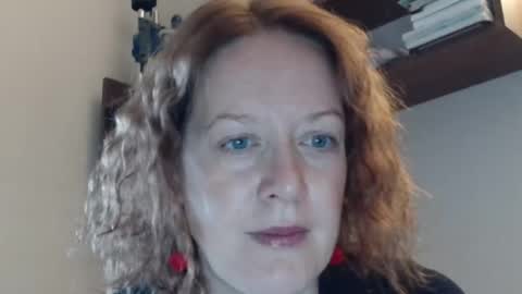 Snapshot of 12ennie chatting on October 14, 2025, 8:04 am 12ennie online show from October 14, 2025, 8:04 am