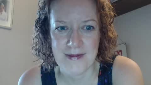 Snapshot of 12ennie chatting on October 16, 2025, 6:25 am 12ennie online show from October 16, 2025, 6:25 am