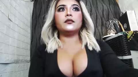 sexy kia online show from October 7, 2025, 12:52 am