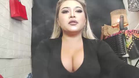 sexy kia online show from December 3, 2025, 1:24 am