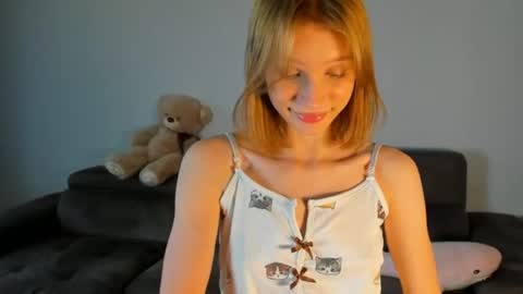 Kira online show from June 29, 2026, 1:33 pm