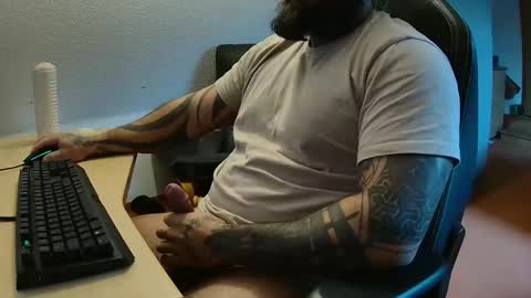 19andre90 online show from November 26, 2025, 8:37 am