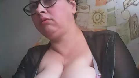 Deluxepussy online show from October 28, 2025, 7:12 am