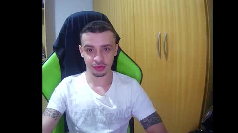 1good_vibes1 online show from December 17, 2025, 10:27 pm