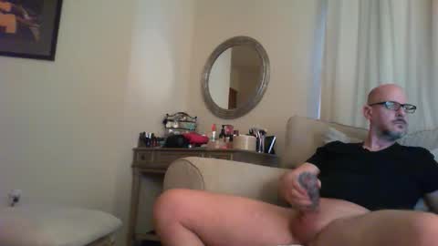 Snapshot of 1hotbaldguy chatting on February 24, 2025, 10:47 pm 1hotbaldguy online show from February 24, 2025, 10:47 pm