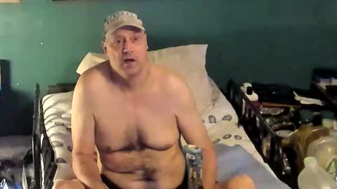 Snapshot of 1hugefiletmignon chatting on April 15, 2026, 7:58 pm 1HUGEFILETMIGNON online show from April 15, 2026, 7:58 pm