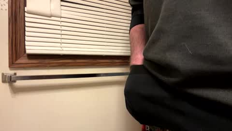 1hunglo412 online show from February 3, 2026, 10:31 am