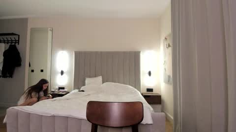 Lily 3 online show from November 23, 2025, 6:41 pm