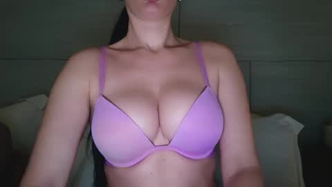 Onna online show from January 13, 2026, 11:15 am