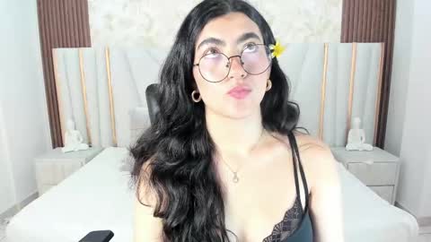 Snapshot of 1m_emily chatting on February 11, 2025, 9:46 pm . online show from February 11, 2025, 9:46 pm
