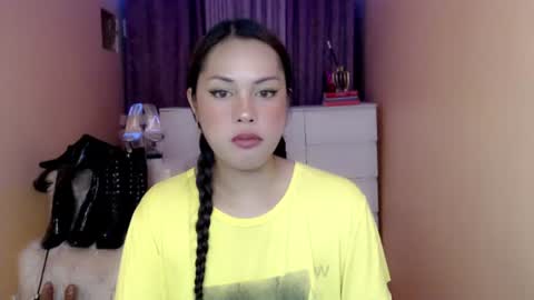 1miracle_tranny online show from June 17, 2026, 7:00 am