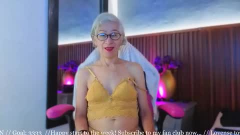 Snapshot of 1miss_monserrate chatting on February 20, 2026, 1:22 pm Miss Monserrate online show from February 20, 2026, 1:22 pm