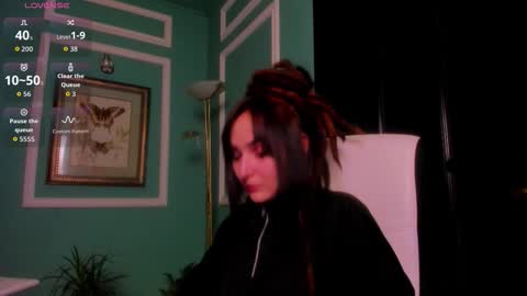 Moona  online show from December 17, 2025, 3:29 pm