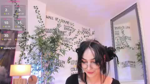 Moona  online show from May 10, 2026, 9:31 pm
