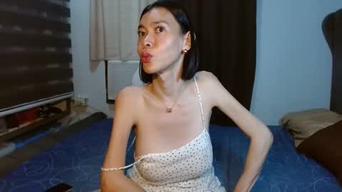 1perfectmodel online show from April 14, 2026, 6:36 pm