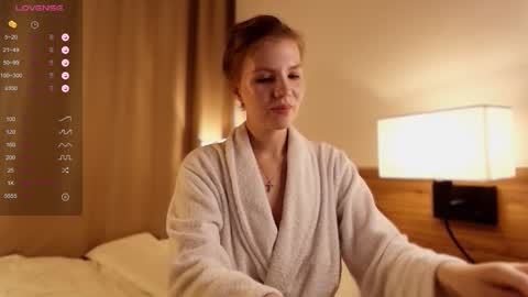 VICTORIA online show from November 16, 2025, 1:22 am