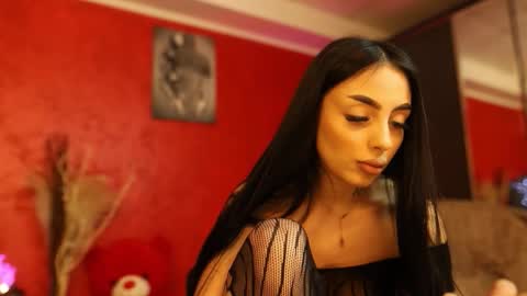 1vyanne online show from February 24, 2026, 8:01 am