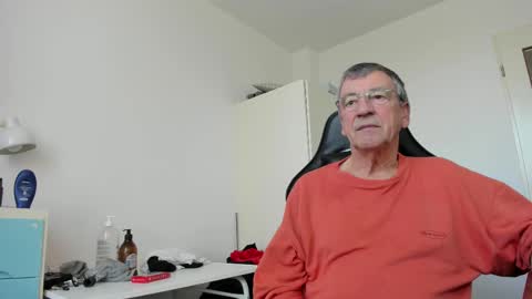 Snapshot of 200gentleman chatting on March 3, 2025, 3:20 pm Henk online show from March 3, 2025, 3:20 pm
