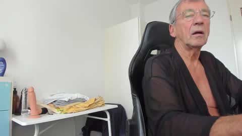 Henk online show from October 18, 2025, 2:18 pm