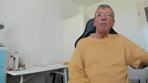 Henk online show from April 6, 2026, 11:22 am