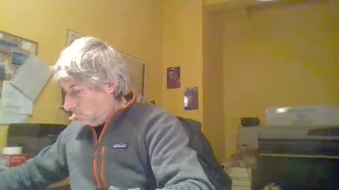 Snapshot of 22esserre chatting on December 10, 2024, 3:44 pm 22esserre online show from December 10, 2024, 3:44 pm