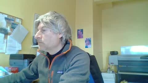 Snapshot of 22esserre chatting on January 7, 2025, 11:05 am 22esserre online show from January 7, 2025, 11:05 am