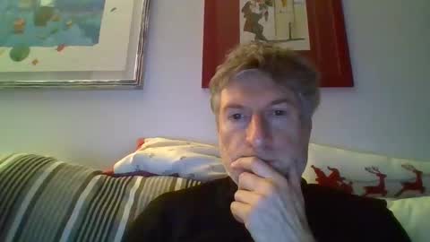 Snapshot of 22esserre chatting on March 10, 2025, 10:45 pm 22esserre online show from March 10, 2025, 10:45 pm