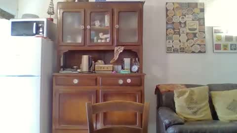 Snapshot of 22esserre chatting on November 6, 2025, 12:06 pm 22esserre online show from November 6, 2025, 12:06 pm