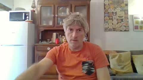 Snapshot of 22esserre chatting on November 12, 2025, 1:22 pm 22esserre online show from November 12, 2025, 1:22 pm