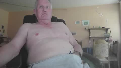 Snapshot of 29famila chatting on September 20, 2025, 4:08 pm 29famila online show from September 20, 2025, 4:08 pm