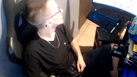 Snapshot of 2big2hype chatting on June 17, 2026, 2:03 am cheif online show from June 17, 2026, 2:03 am