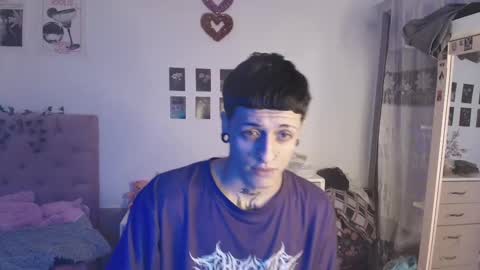 Snapshot of 2cb0y chatting on September 22, 2025, 8:33 pm BAD online show from September 22, 2025, 8:33 pm