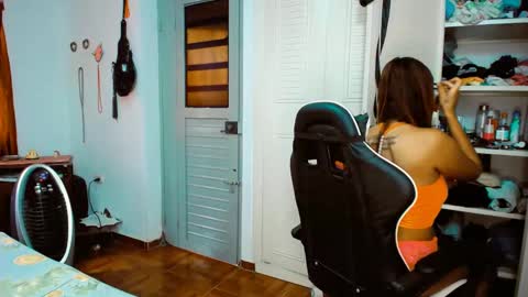 Snapshot of 2girls__dream chatting on February 23, 2025, 1:10 pm samantha sharon online show from February 23, 2025, 1:10 pm