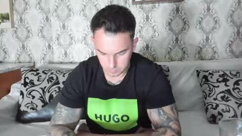 Snapshot of 2sexymuscles chatting on March 6, 2025, 8:37 pm 2sexymuscles online show from March 6, 2025, 8:37 pm